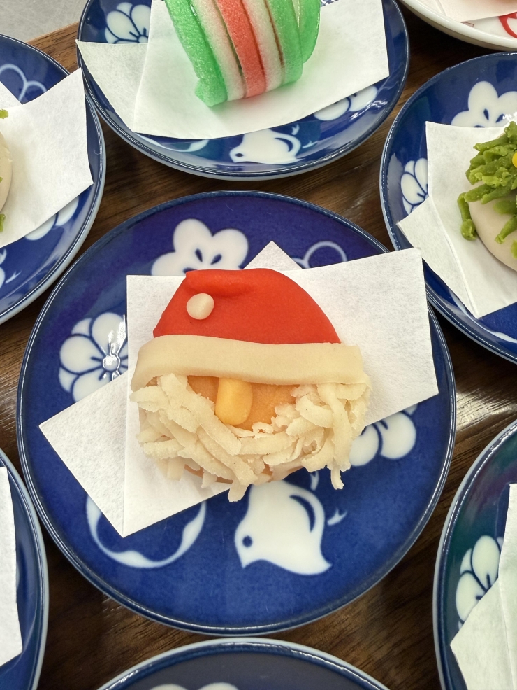 クリスマスの練り切りが登場しました❗️